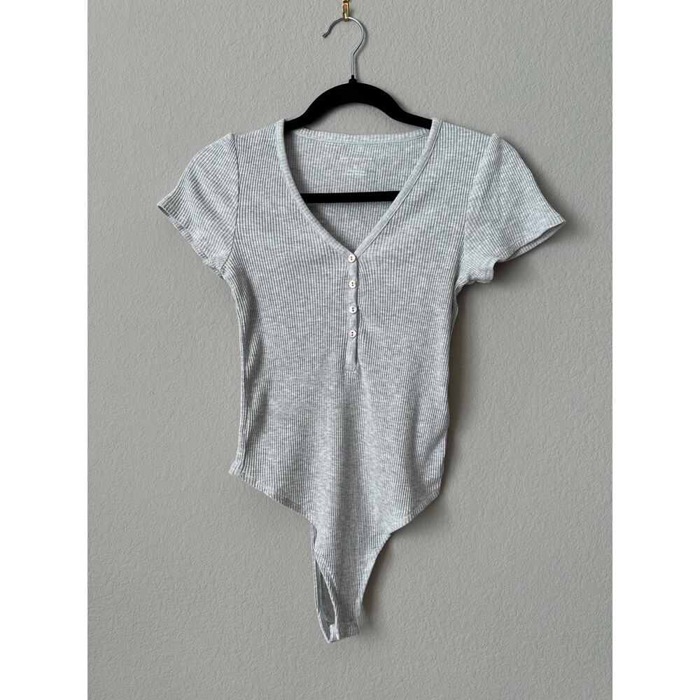 ANTHROPOLOGIE Ribbed Henley Tee V-Neck Bodysuit in Light Grey Heather Size XS - Picture 5 of 11